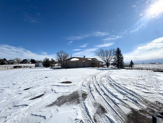 Foto del edificio - Beautiful Horse Property with Outbuildings...