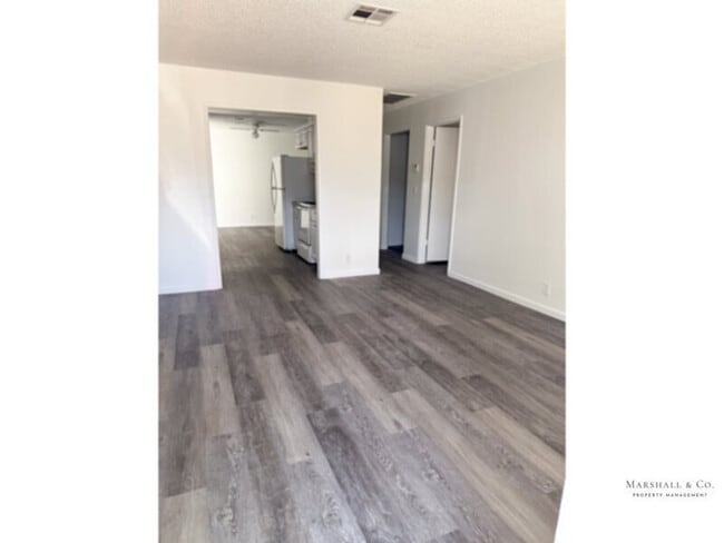 Building Photo - NEW REMODEL!!! Spacious 2br/1ba, A/C, LRG....