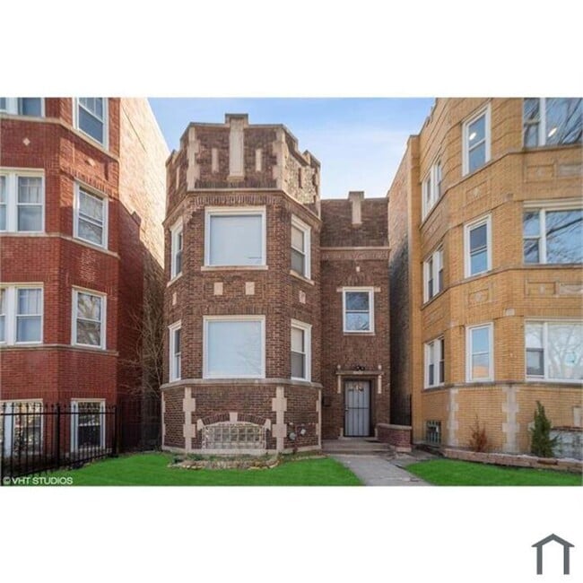 Building Photo - 8209 S Marshfield Ave