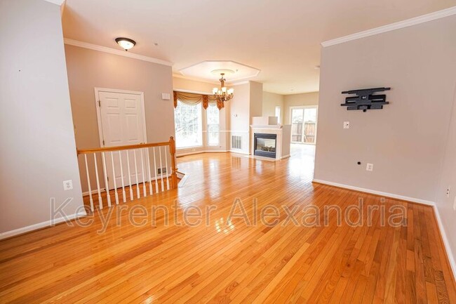 Building Photo - 6100 Madison Pointe Ct