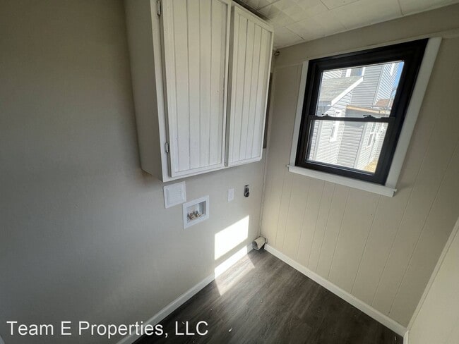 Building Photo - 2 br, 1 bath House - 40 W Olive St.