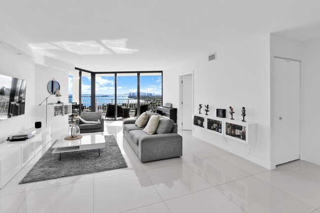 Foto del edificio - 1000 NE Quayside Terrace