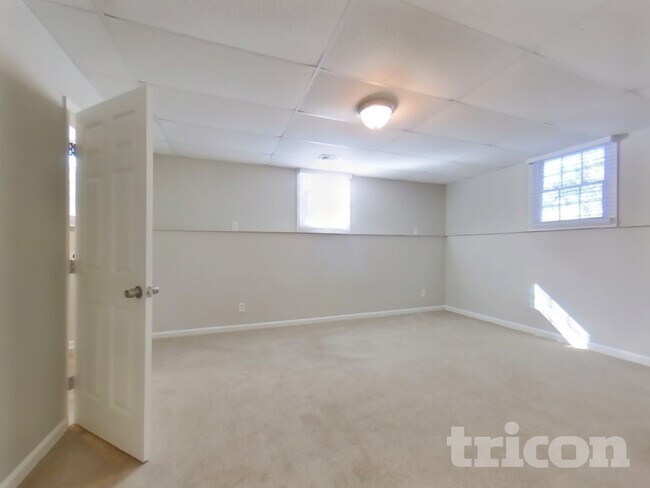 Foto del edificio - 1394 Winndale Rd