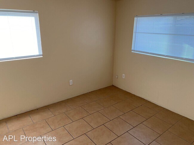 Building Photo - 4 br, 1.5 bath House - 2126 E. Irene Vista