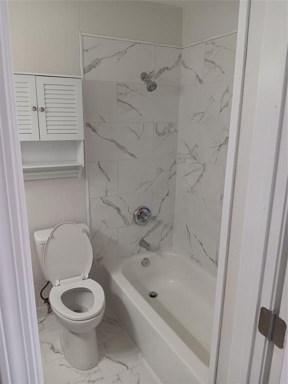 Foto del edificio - 3300 Pebblebrook Dr