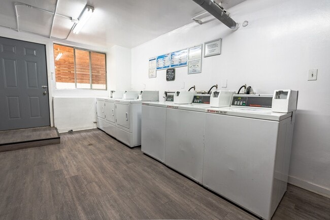 Building Photo - 11645 Gorham Ave