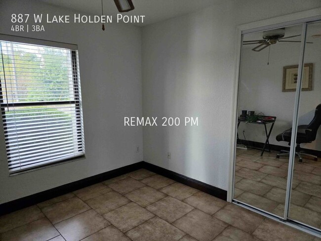 Foto del edificio - 887 W Lake Holden Point