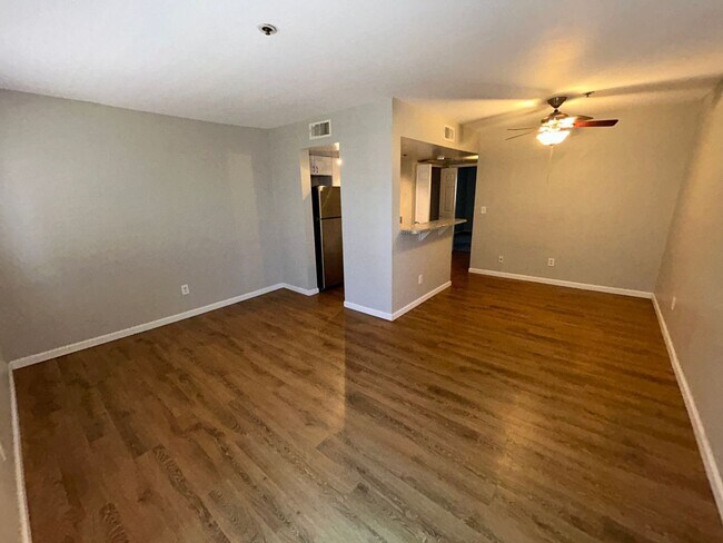 Building Photo - 12123 W Bell Rd