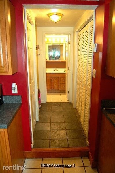 Primary Photo - 2 br, 1 bath Apartment - 34 lakeview ave