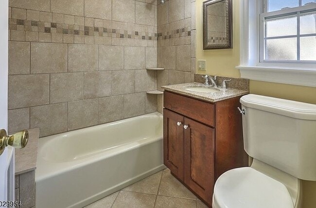 Full Bath - 380 Main St