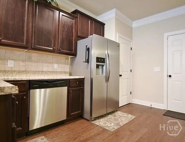 Foto del edificio - 157 Putters Dr