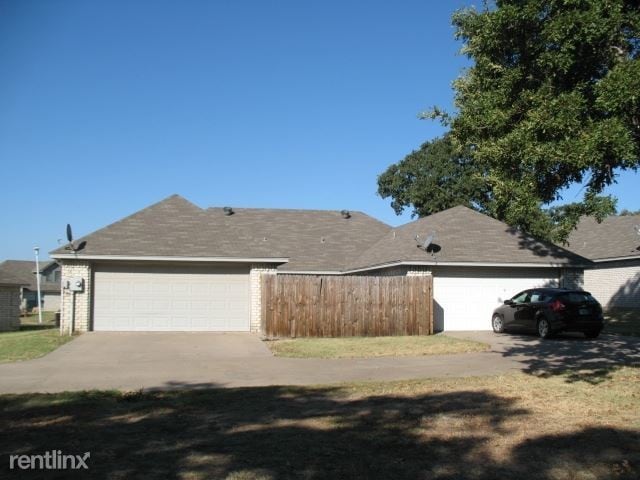 Building Photo - 2 br, 2 bath Townhome - 103 O'Brien ct.