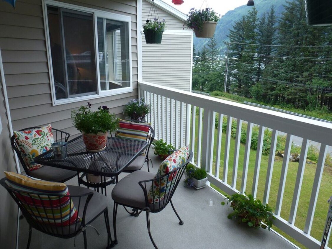 Primary Photo - Pet friendly, 3BD/2BA, Douglas Condo Sgl G...