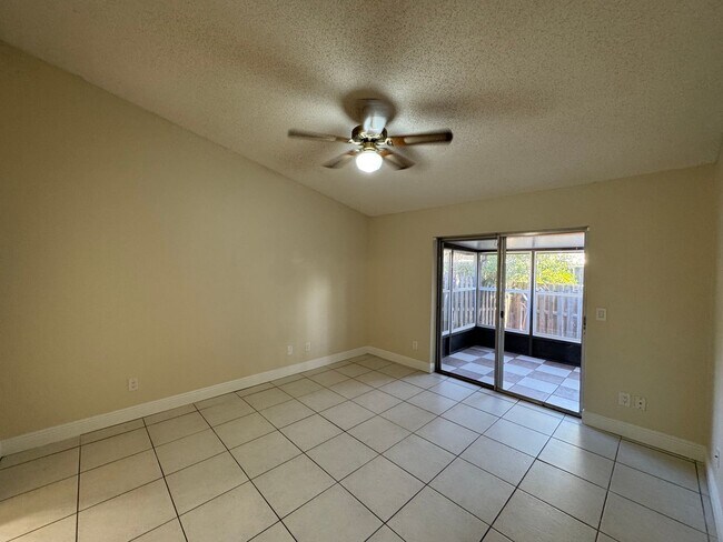 Foto del edificio - Charming 3 Bedroom, 2 Bathroom Home in Winter Park!!