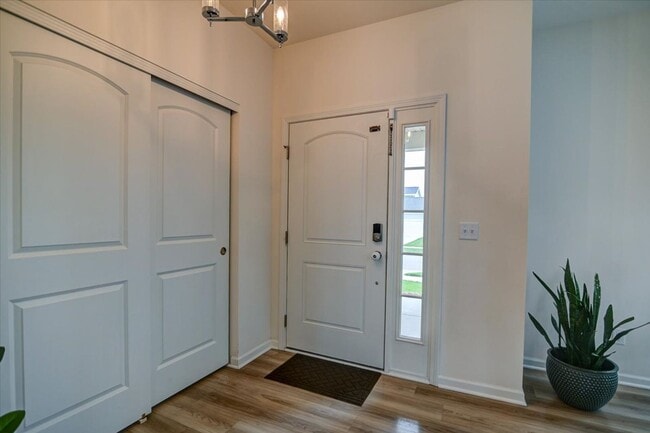Building Photo - 2583 Dogwood Ln