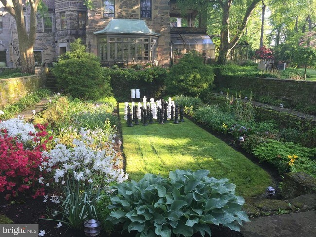 Foto del edificio - 730 Thomas Rd