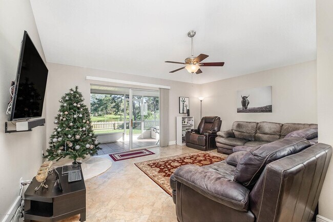 Building Photo - 2544 Ventura Cir