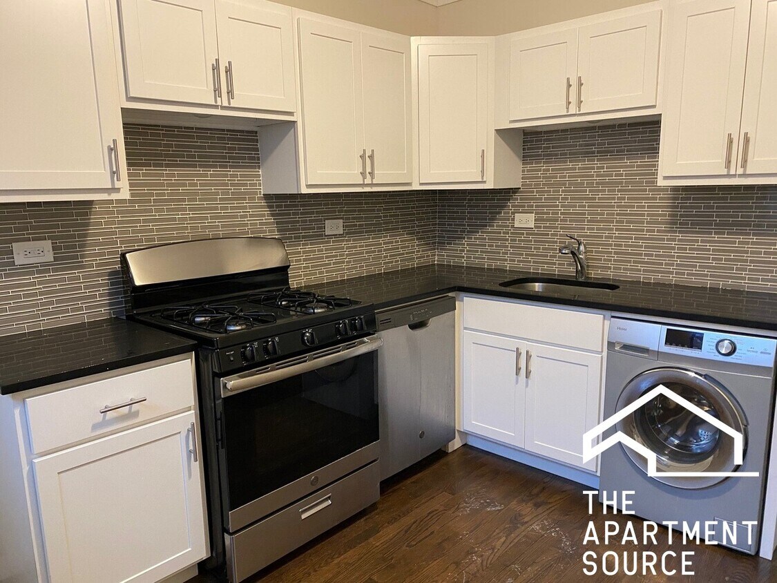 Foto principal - 915 W Waveland Ave