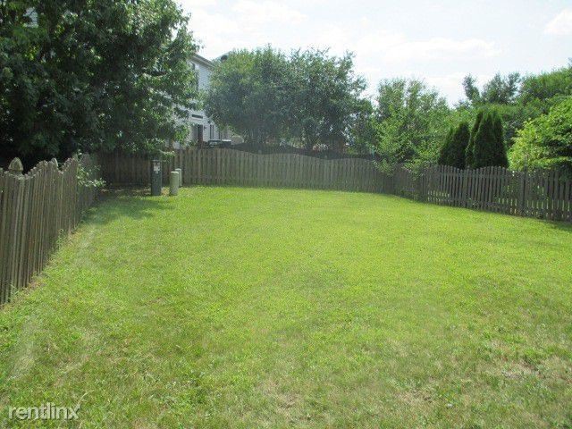 Building Photo - 2 br, 2.5 bath Townhome - 22241 W Niagara Trl