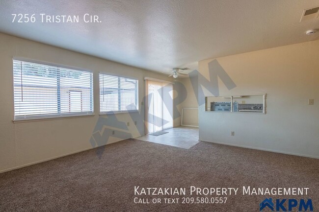 Foto del edificio - 3-Bedroom 2-Bath Single Story Home