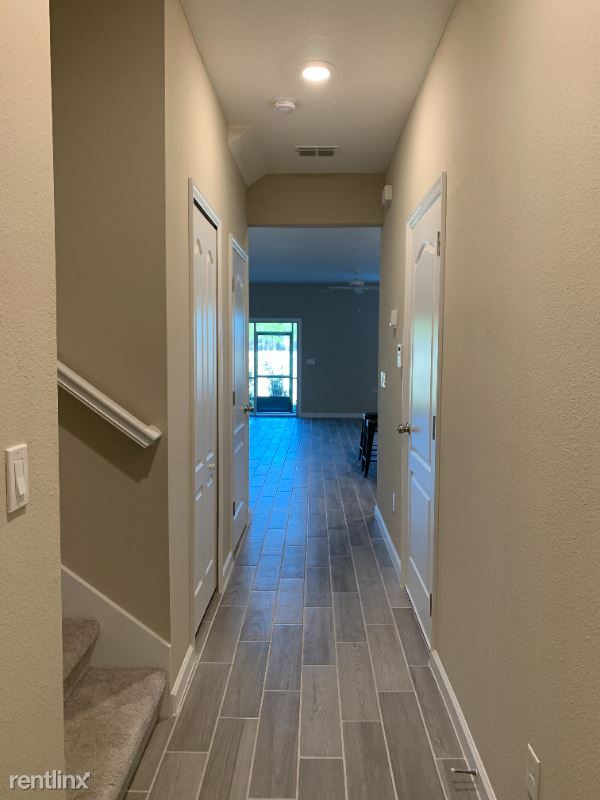 Building Photo - 3 br, 2.5 bath Townhome - 124 Appleton Court
