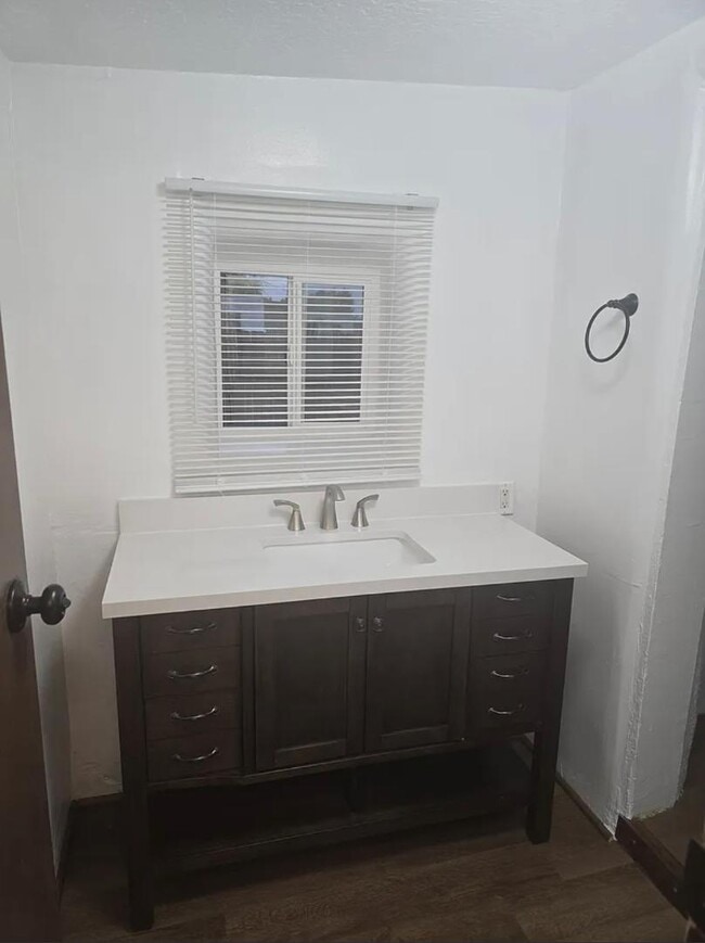 Foto del edificio - 738 Columbia St