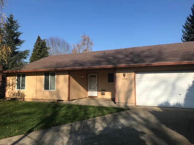 Foto del edificio - Adorable 3 Bed 2 Bath Ranch Style Home on ...