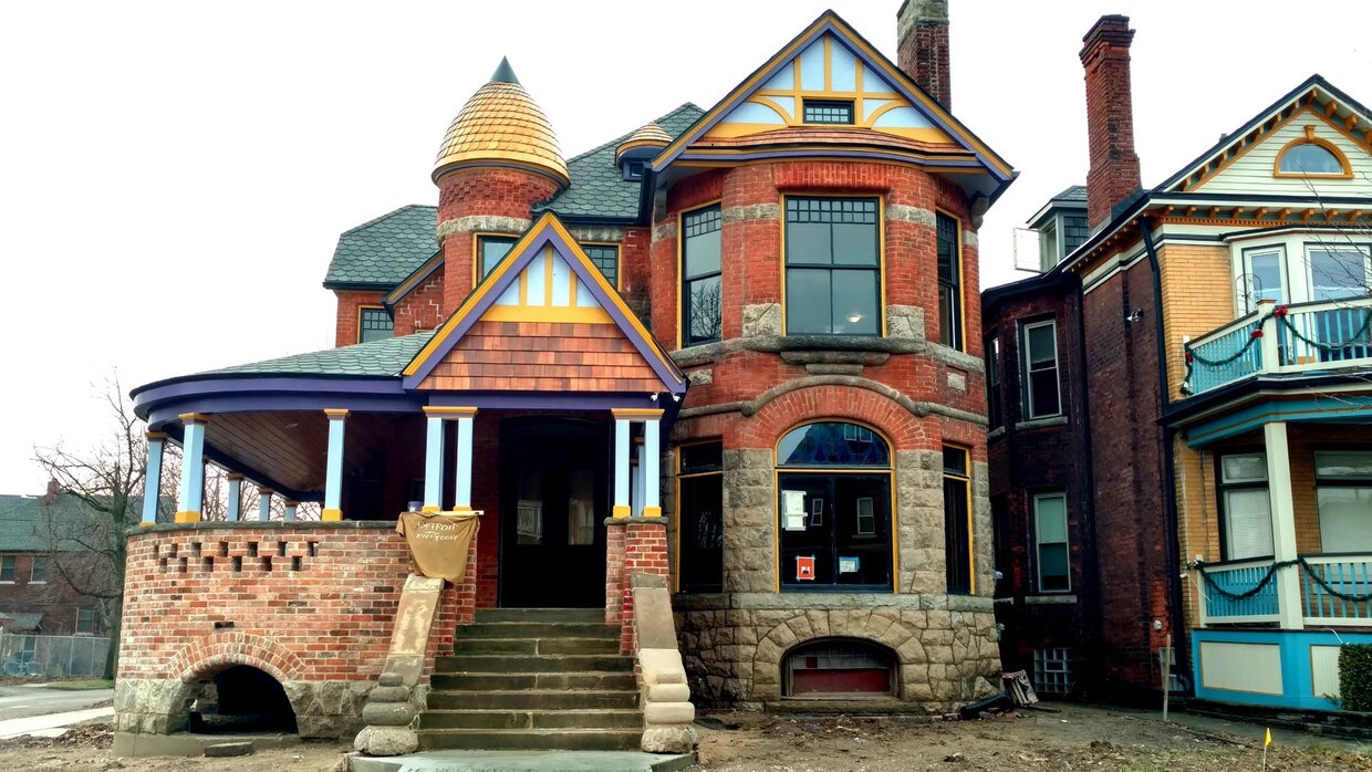 Building Photo - JD Baer House