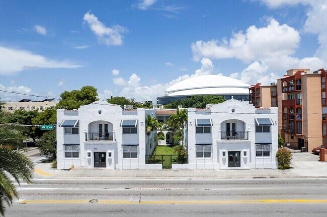 Foto del edificio - 402 NW 12th Ave