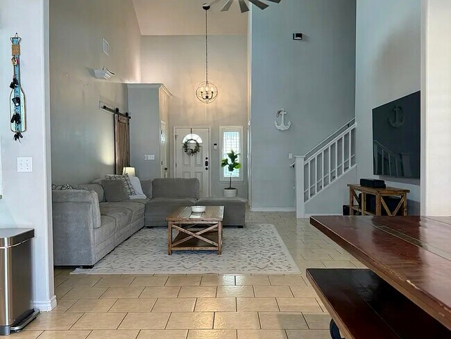 Foto del edificio - 15637 Palmira Ave