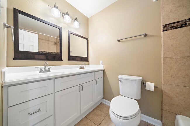 Foto del edificio - 6523 Underhill St