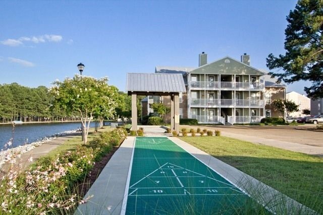 Lakeshore Pointe Resort Apartment Homes Brandon Ms Apartments Com