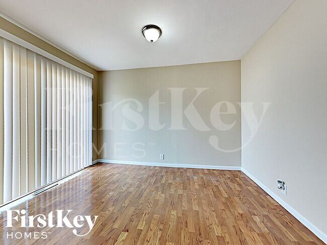Foto del edificio - 8920 Woody Trail