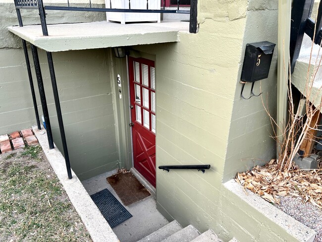 Foto del edificio - 676 N Davis St