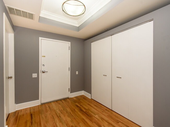 Building Photo - 165 N Canal St