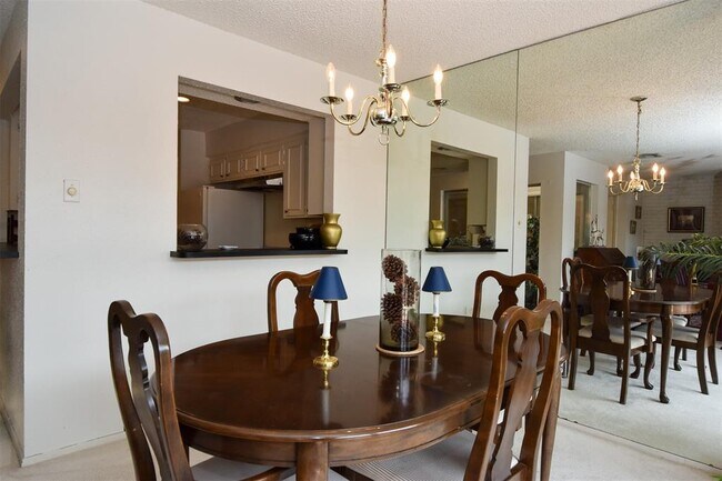 Foto del edificio - 20 Townhouse Ct