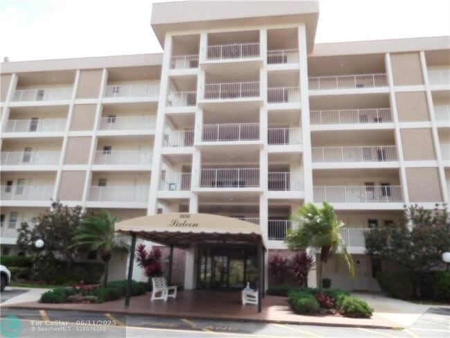 Building Photo - 2650 S Course Dr
