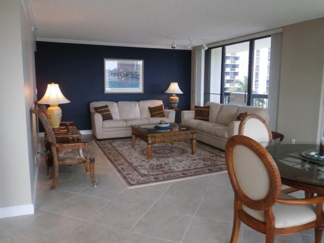 Foto del edificio - 123 Lakeshore Dr