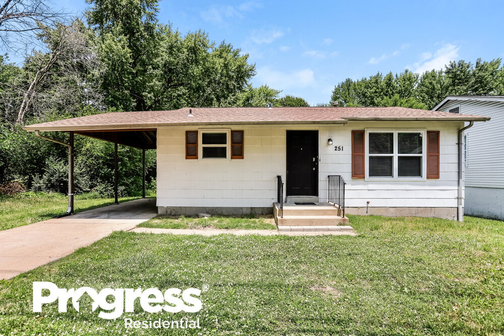Primary Photo - 251 Flora Dr