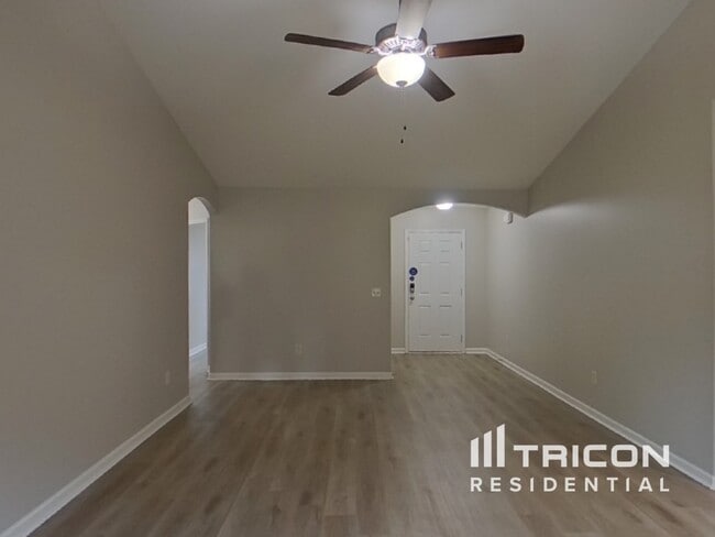 Building Photo - 205 Terilyn Ct