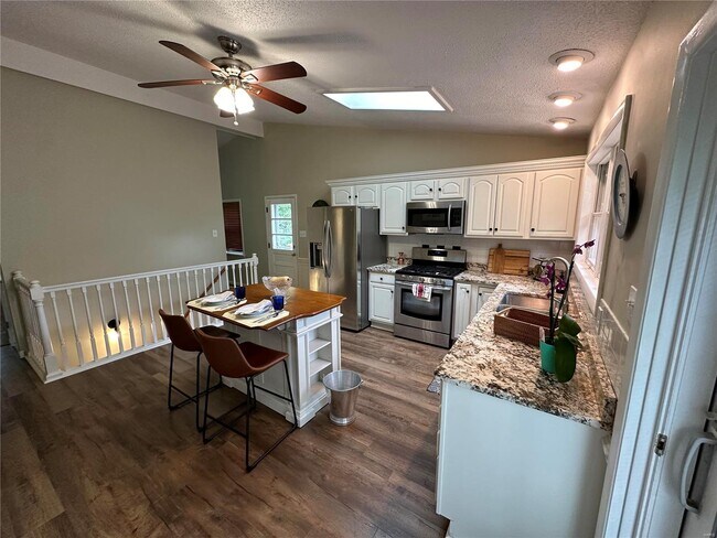 Building Photo - 336 E Glendale Rd