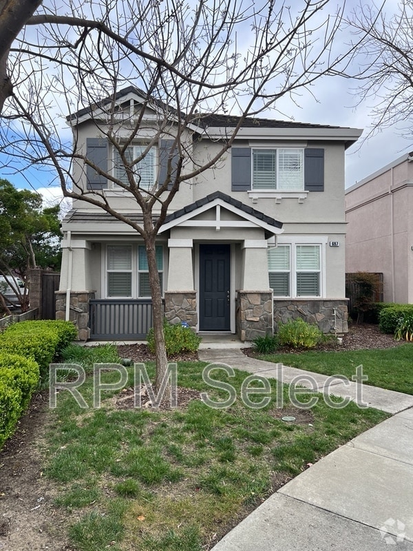 Building Photo - 697 Greentree Cir