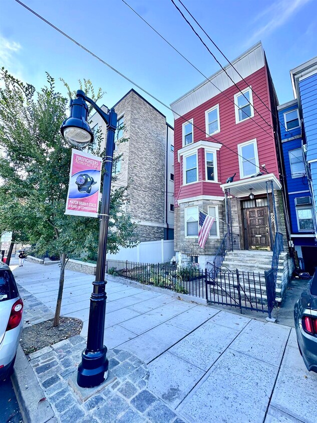 809 Palisade Ave Unit Penthouse, Union City, NJ 07087 Condo for Rent