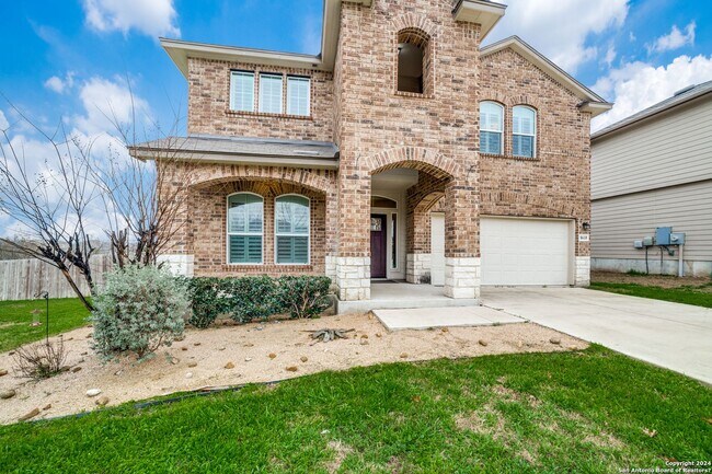 Building Photo - 3 Bedroom/2.5 Bath Remuda Ranch Subdivision
