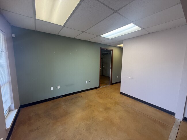 Building Photo - 23063 Texas 46STE 2-3