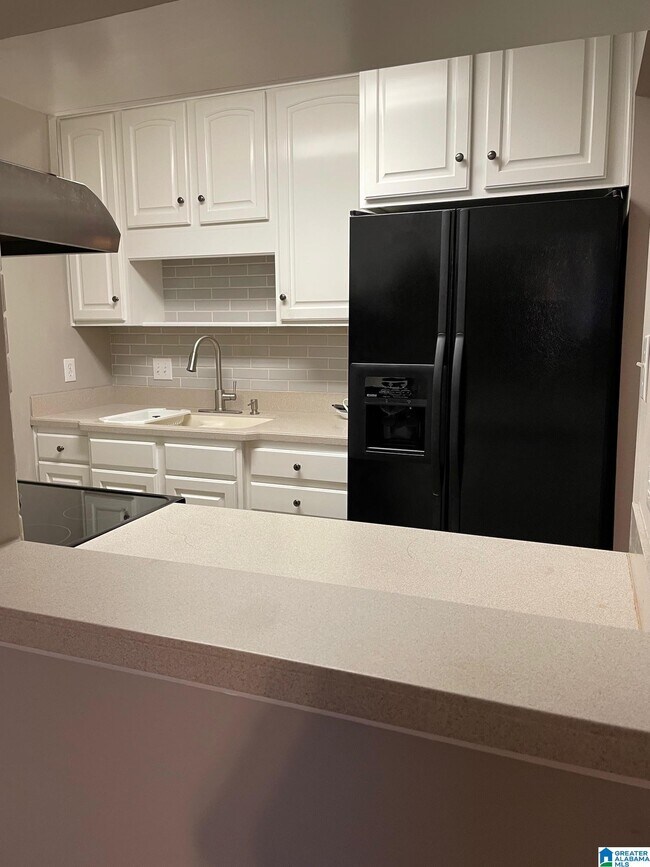 Building Photo - 901 Woodland Vlg
