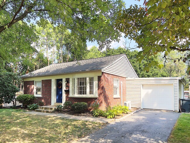 Building Photo - 5975 Leebel Rd