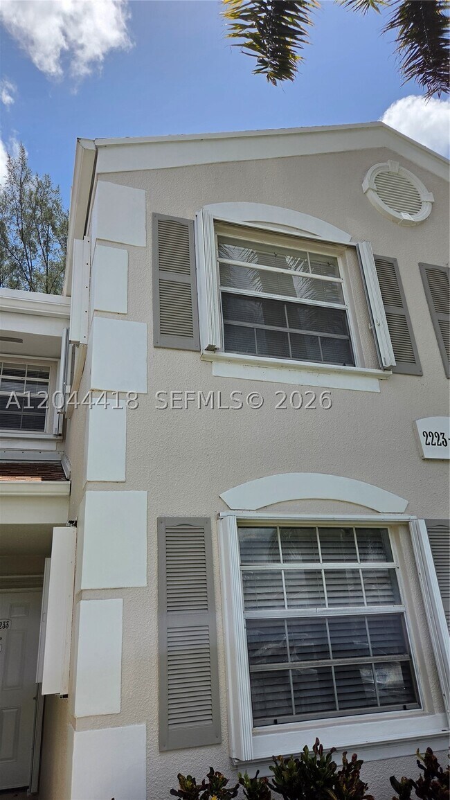 Building Photo - 2234 SE 27th Dr