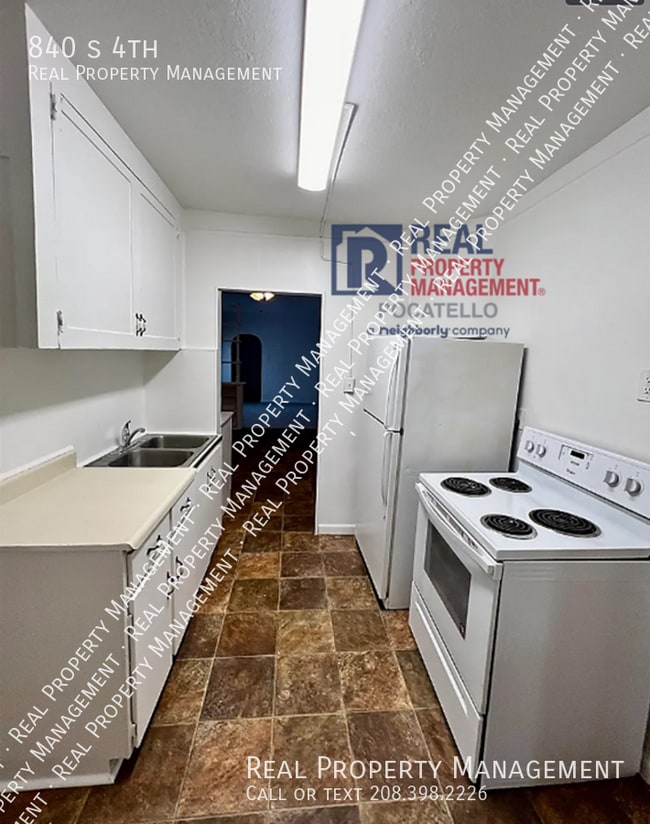 Building Photo - 840 s 4th-