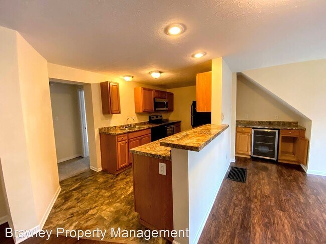Building Photo - 5 br, 2 bath House - 511 N. Lincoln St